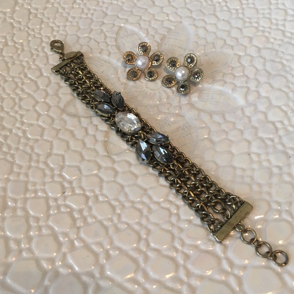 💕B1G1💕- Express bracelet