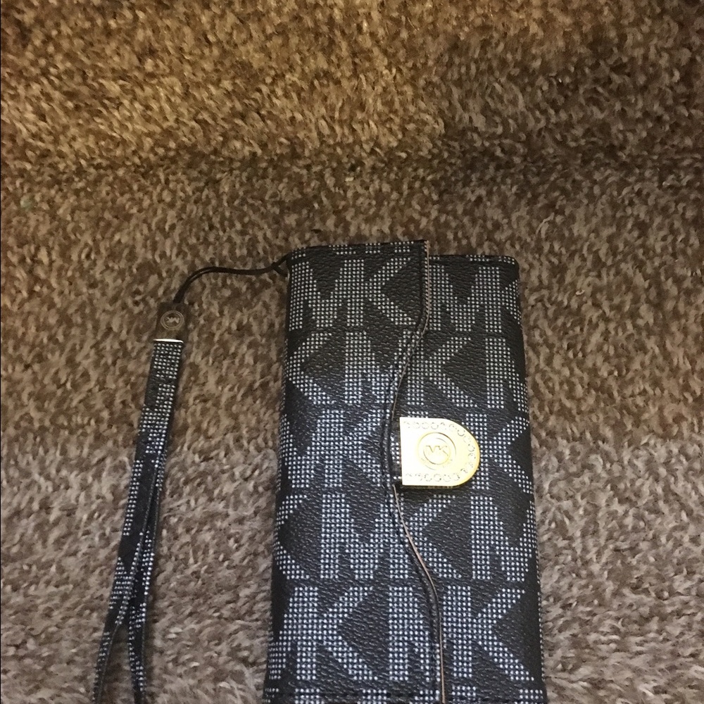 Micheal Kors iPhone 6s Wallet Case
