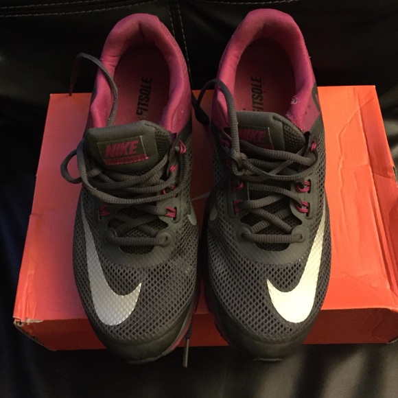 Woman's nikes sneakers - Picture 1 of 3