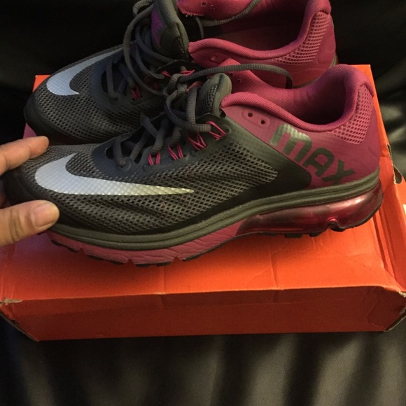 Woman's nikes sneakers - Picture 2 of 3