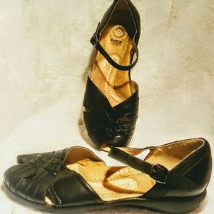 Earth Spirit Leather Peep Toe Sandals