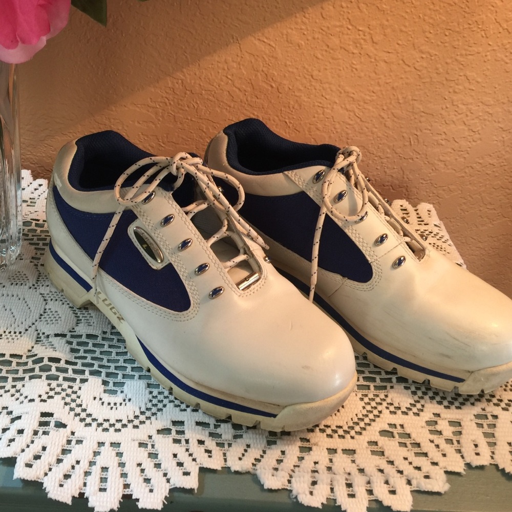 Lugs SZ 8 golf or walking shoe