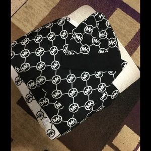 Michael Kors hat/scarf