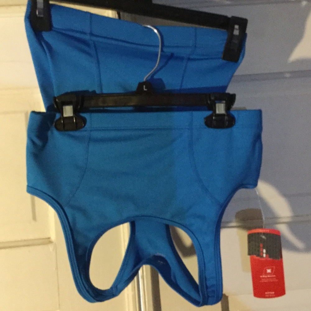 Set basic volley train shorts and sports bra