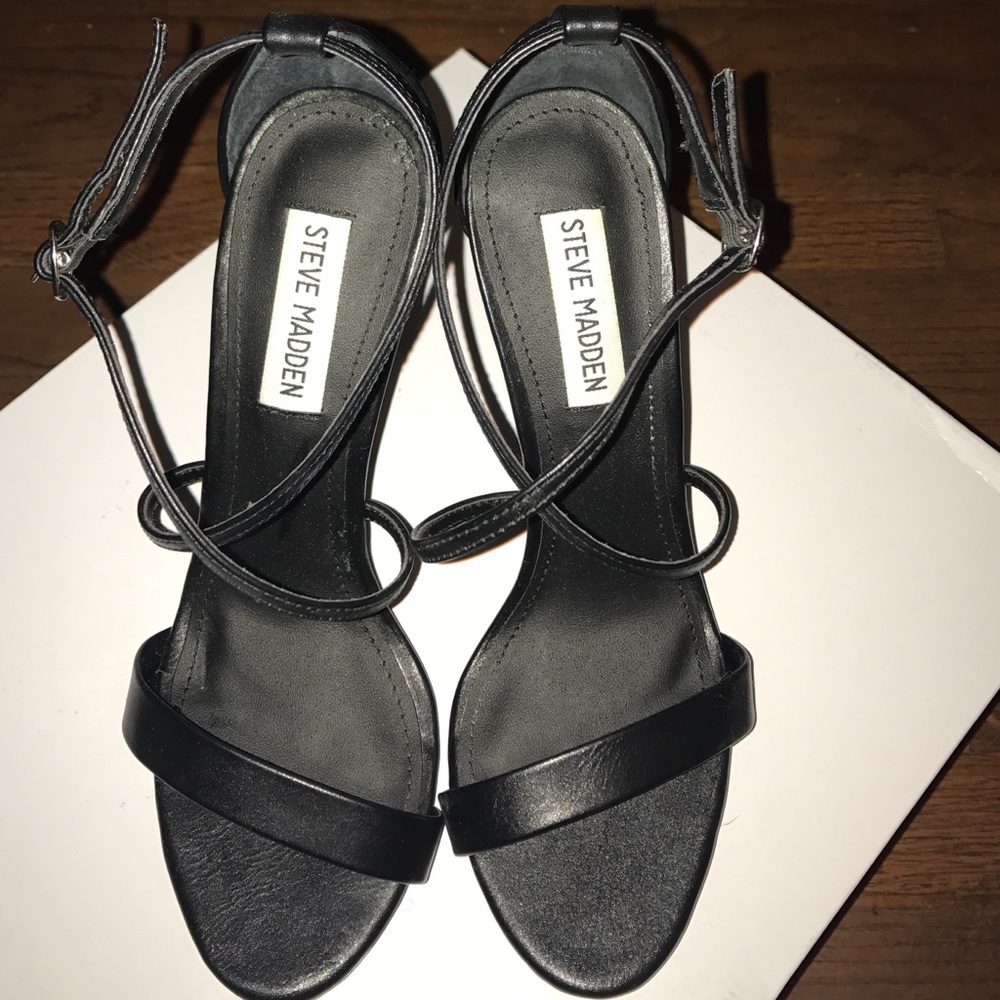 Steve Madden black heels