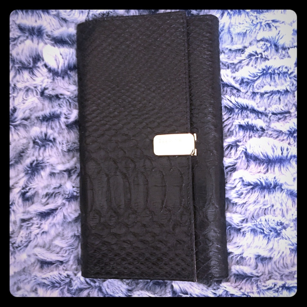 Liz Claiborne black wallet. Nice and Simple!