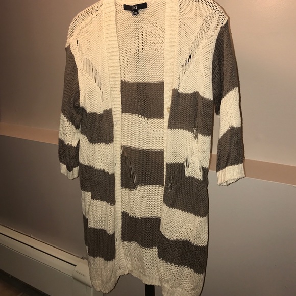 Brown and cream sweater - Picture 2 of 2