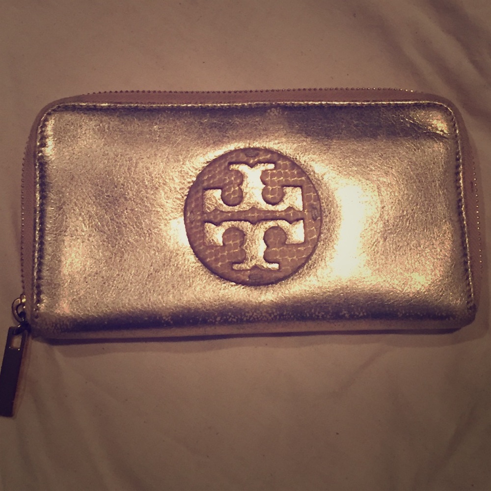 Authentic Tory Burch wallet.