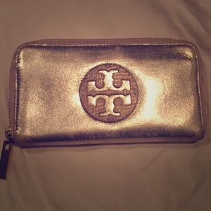 Authentic Tory Burch wallet.