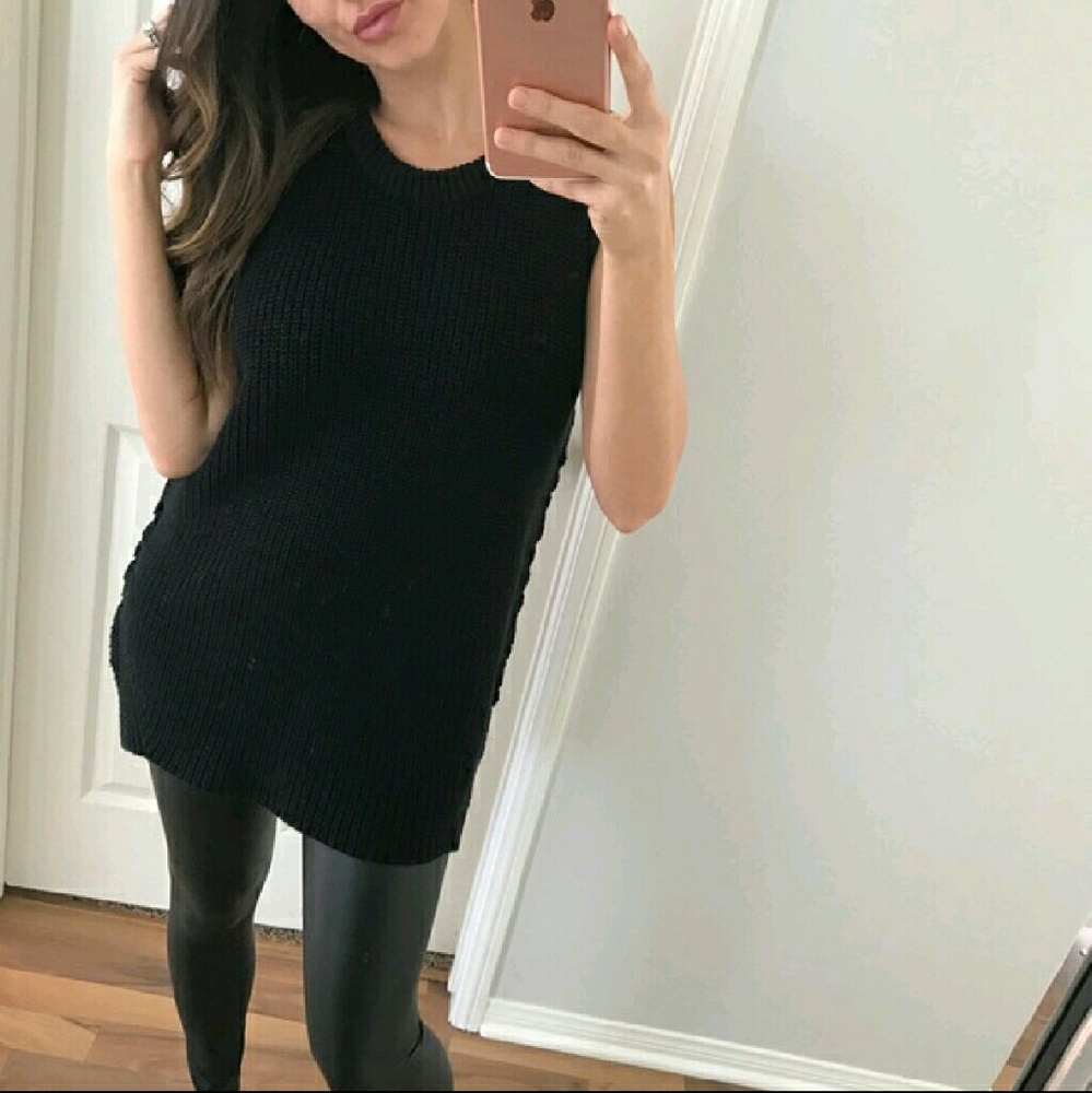 🌷HP🌷Black Braided Sleeveless Sweater