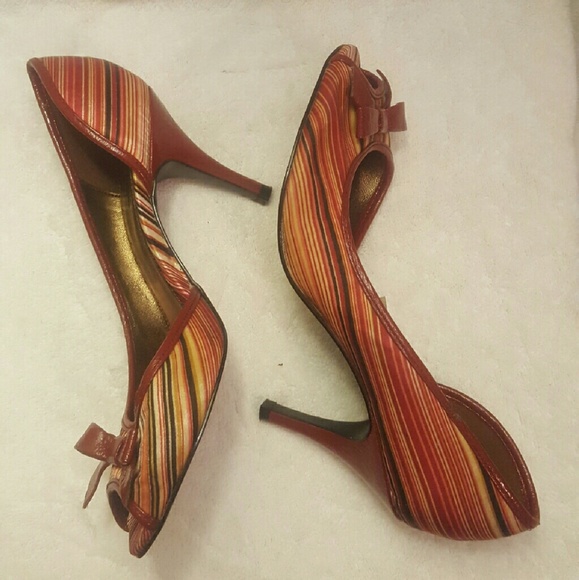 Unlisted by Kenneth Cole Striped Peep Toe Heels - Picture 2 of 3