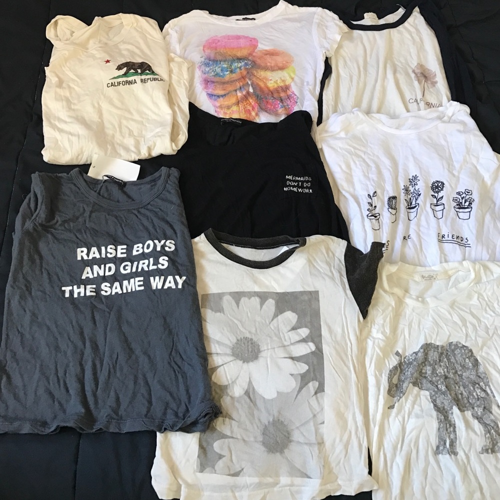 Brandy Melville graphic top bundle