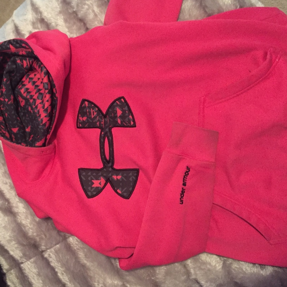 Under Armor sweatshirt