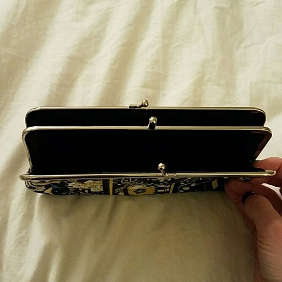 EUC Vera Bradley Wallet - Picture 3 of 4