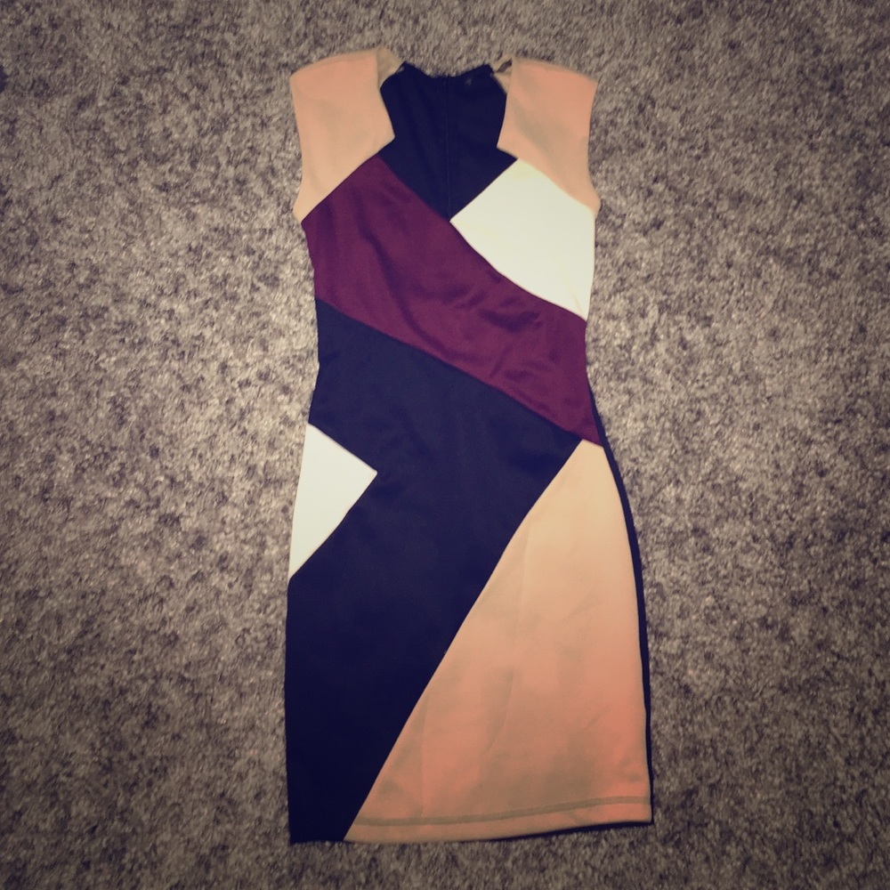 Guess dress! Gorgeous and flattering!
