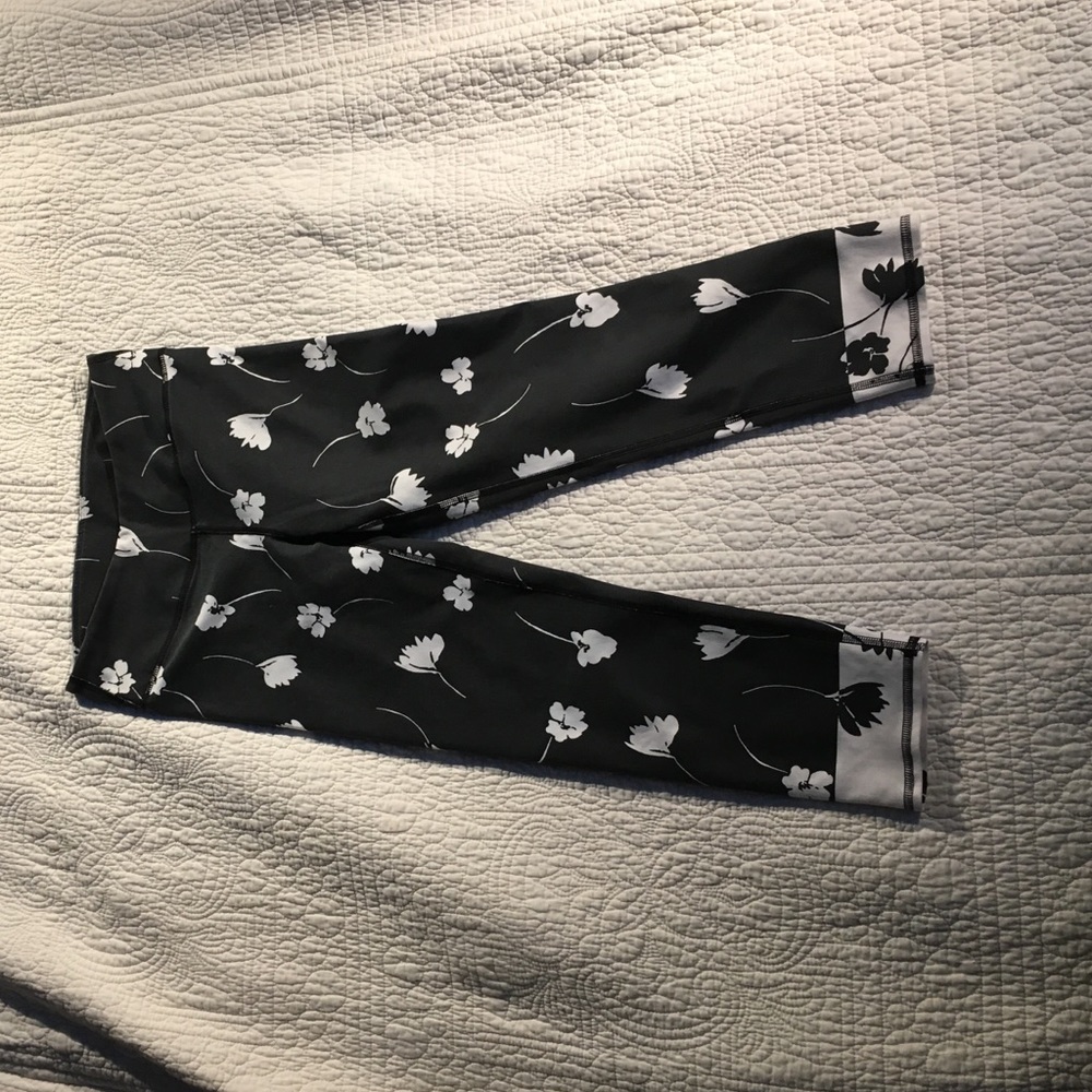 Fabletics Cropped Floral Leggings