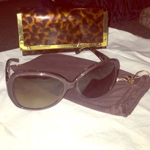 Tory Burch Authentic Sunglasses. Tortoise Color.