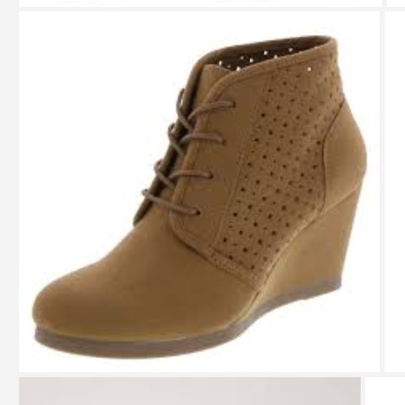 American Eagle Outfitters Shoes - American Eagle wedge booties