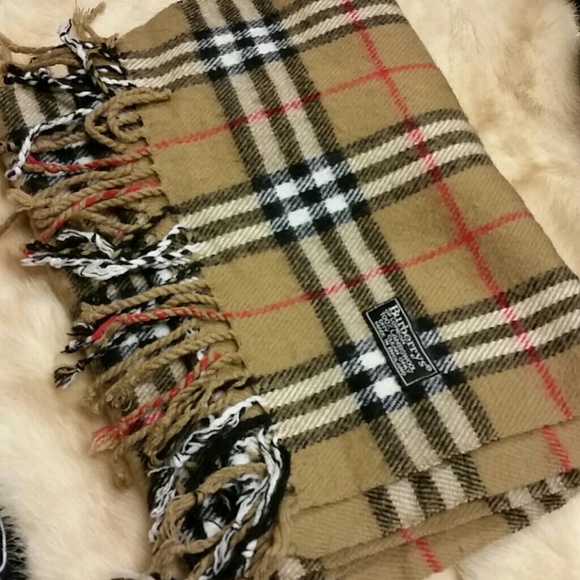 Burberry scarf - Picture 1 of 3