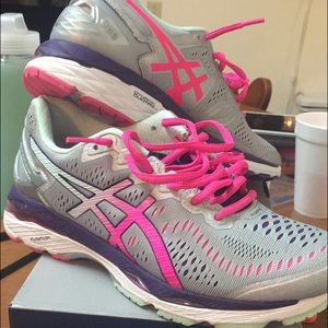 womens asics gel kayano 23, size 8.