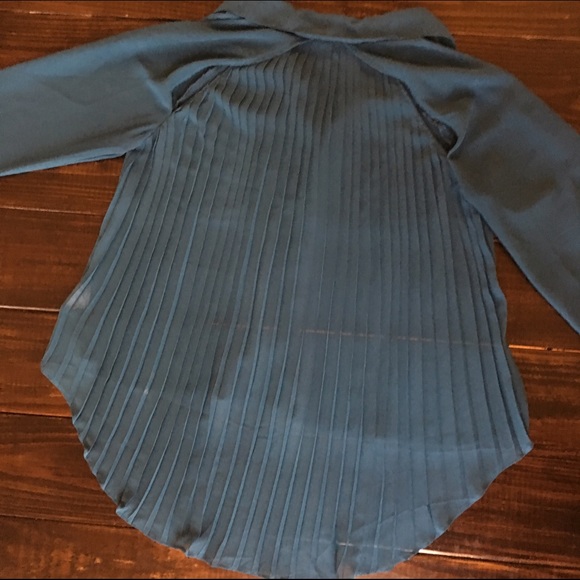 💙💚REDUCED PRICE💚💙Cotton On Sheer Button up - Picture 3 of 5