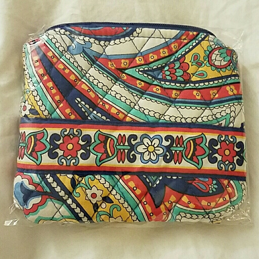 NWT Vera Bradley Makeup Bag in Marina Paisley