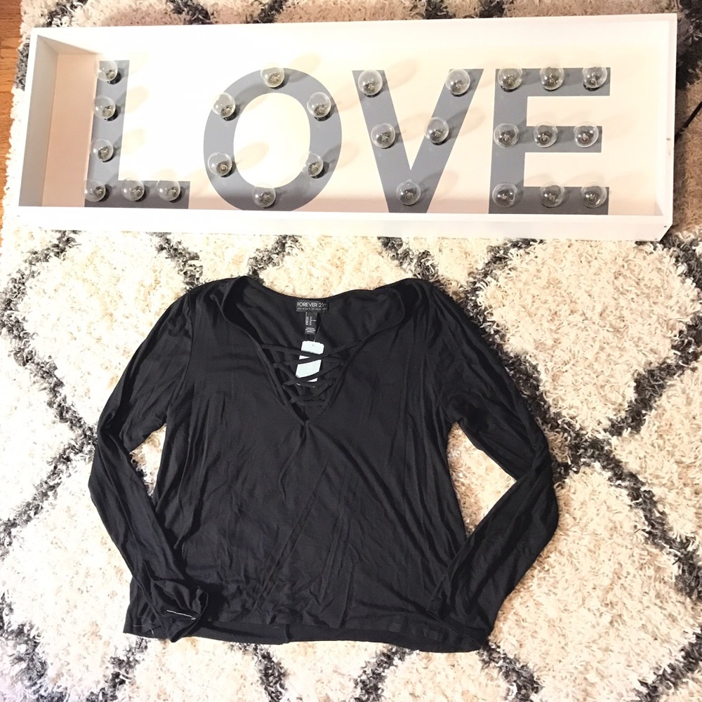 Black stretchy long sleeved top