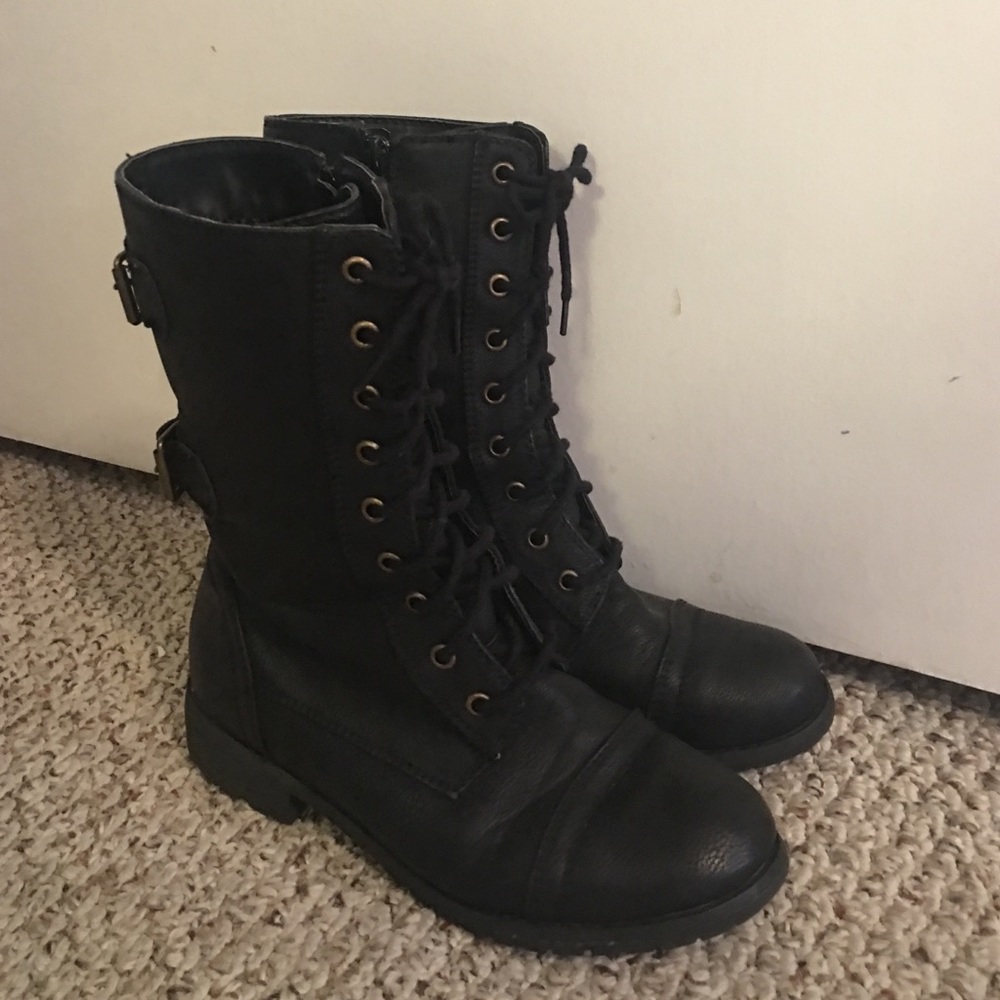 black combat boots from mod cloth!