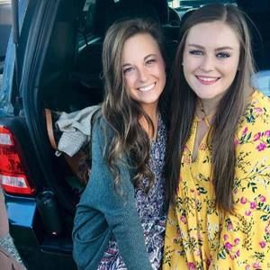 Meet your Posher, Caroline