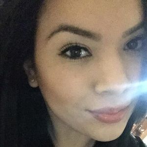 Meet your Posher, Lorena