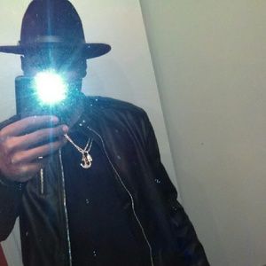 Meet your Posher, Isaac