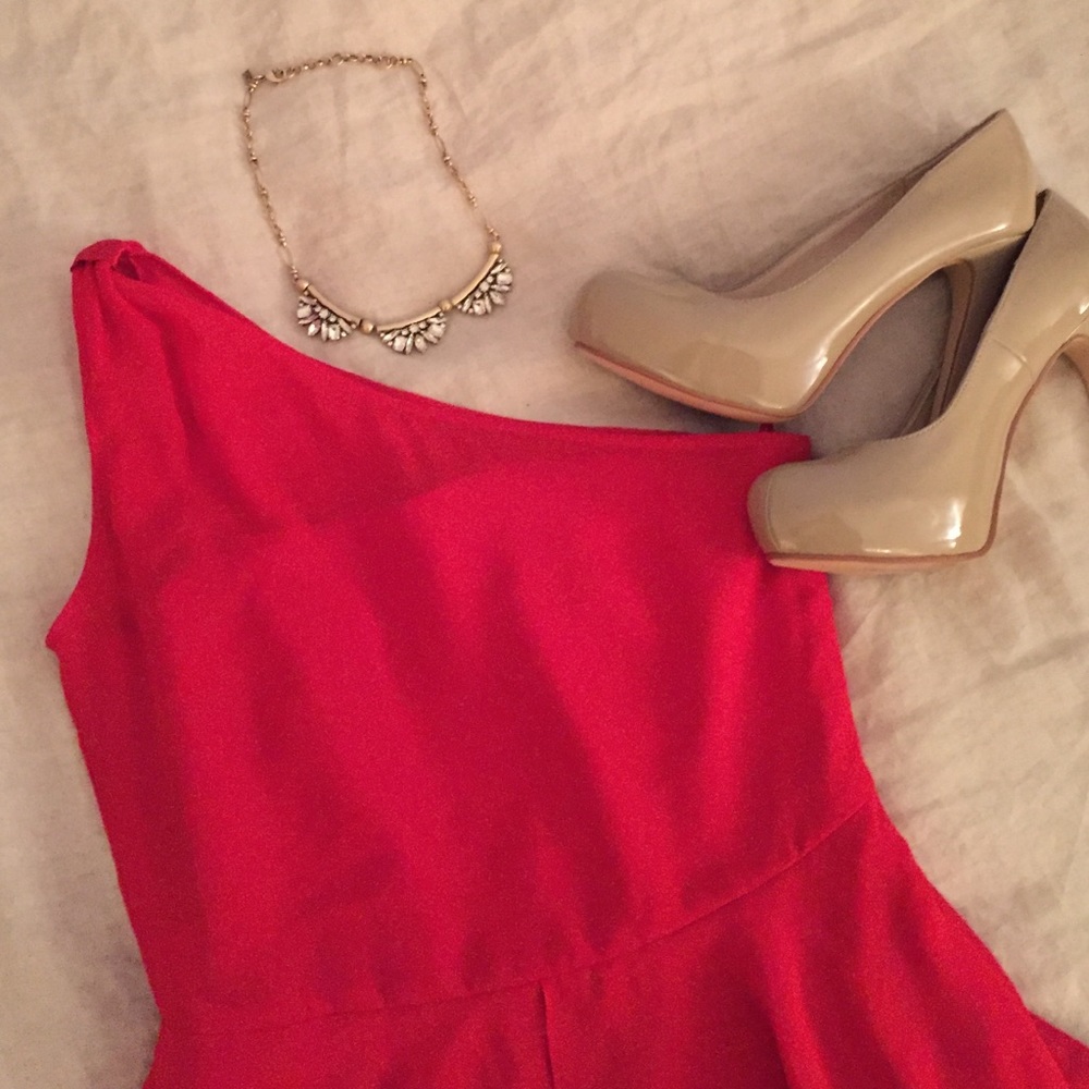 Beautiful Red Roni dress