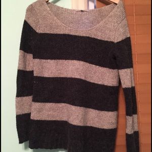 Off the shoulder GAP sweater