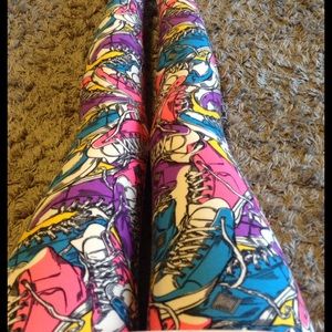 🎉SALE🎉LuLaRoe OS leggings sneakers