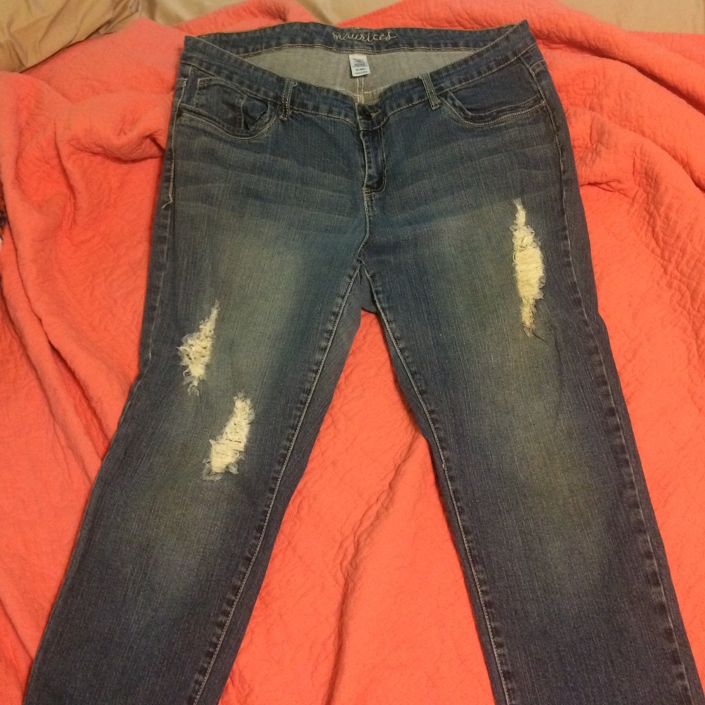 Distressed boyfriend jeans