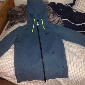 Nike tech sweatshirt men's small