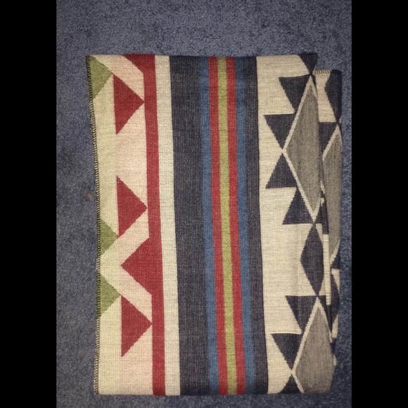 Scarf - Picture 1 of 3