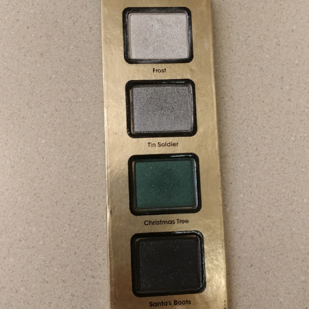Too faced Christmas palette