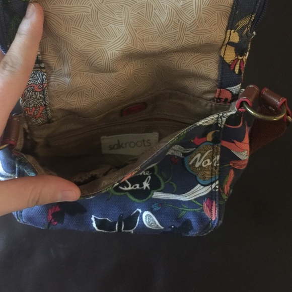 Like new Sakroots Small Crossbody - Picture 2 of 2