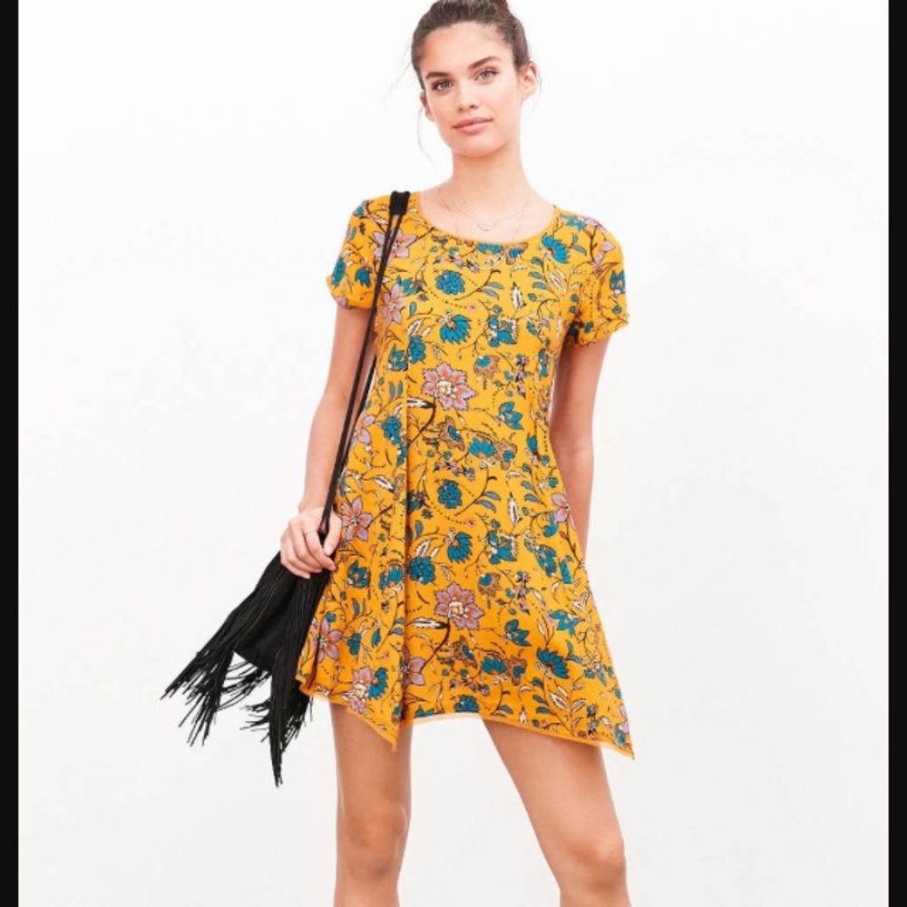 🎉New! UO Flowy Dress