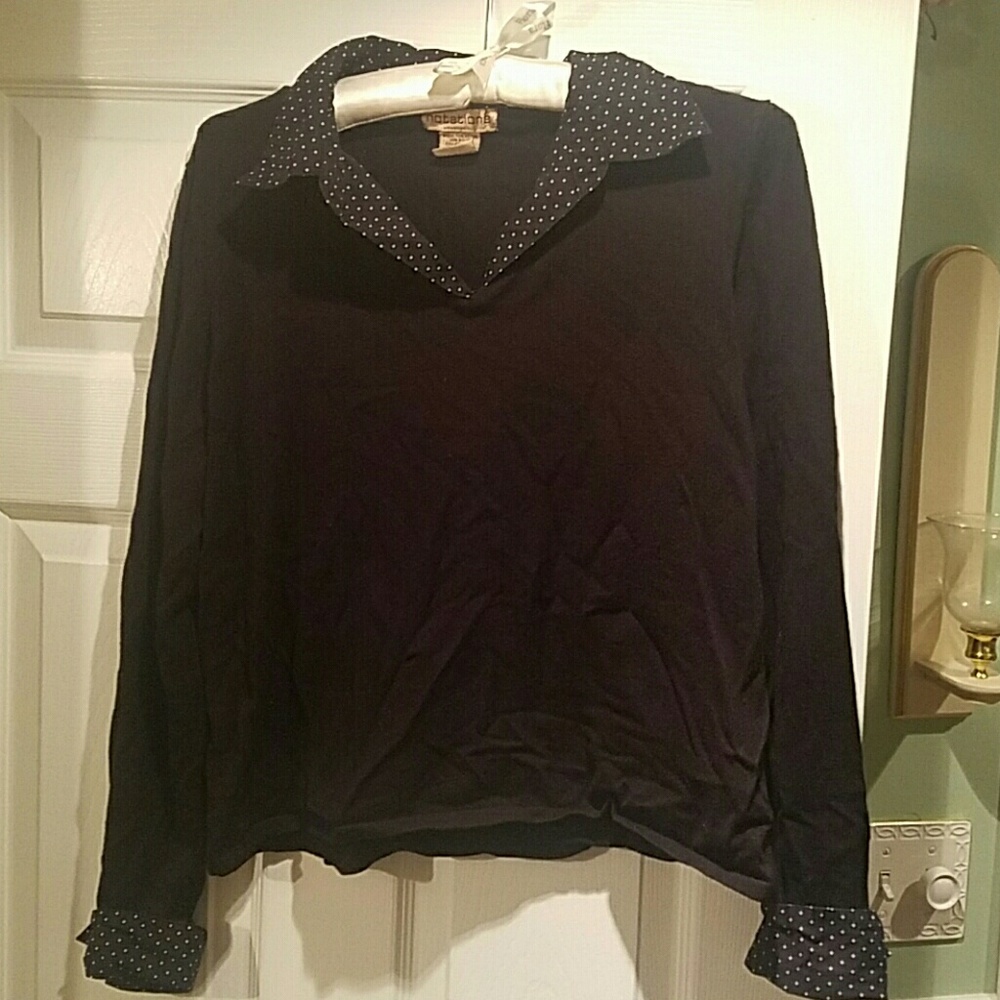 Polka dot collared black  light sweater