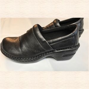 b.o.c Women's Clogs