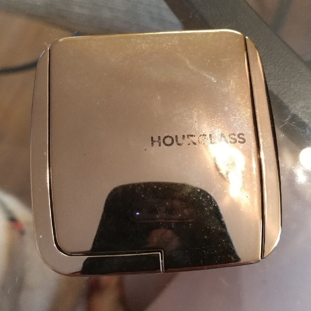Hourglass blush