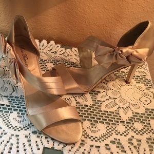 Julia Townsend SZ 8.5 Special Occasion shoe.