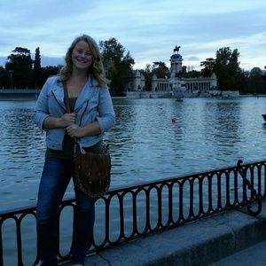 Meet your Posher, Julia