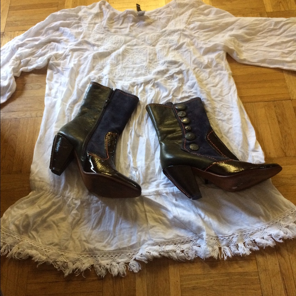 True religion shoes
