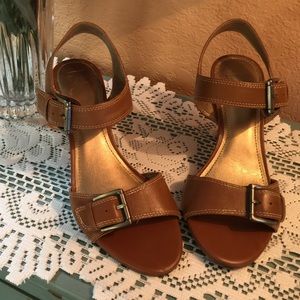SZ 8.5 M Circa JoanDavid Luxe Sandals