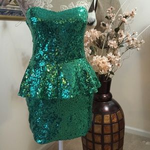 Green sequined dress new w/o tag