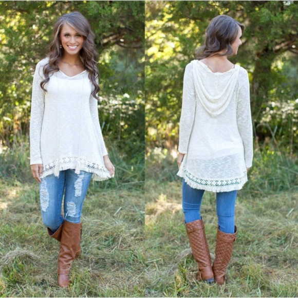 LIGHTWEIGHT WHITE HOODIE 5⭐️RATED - Picture 3 of 4