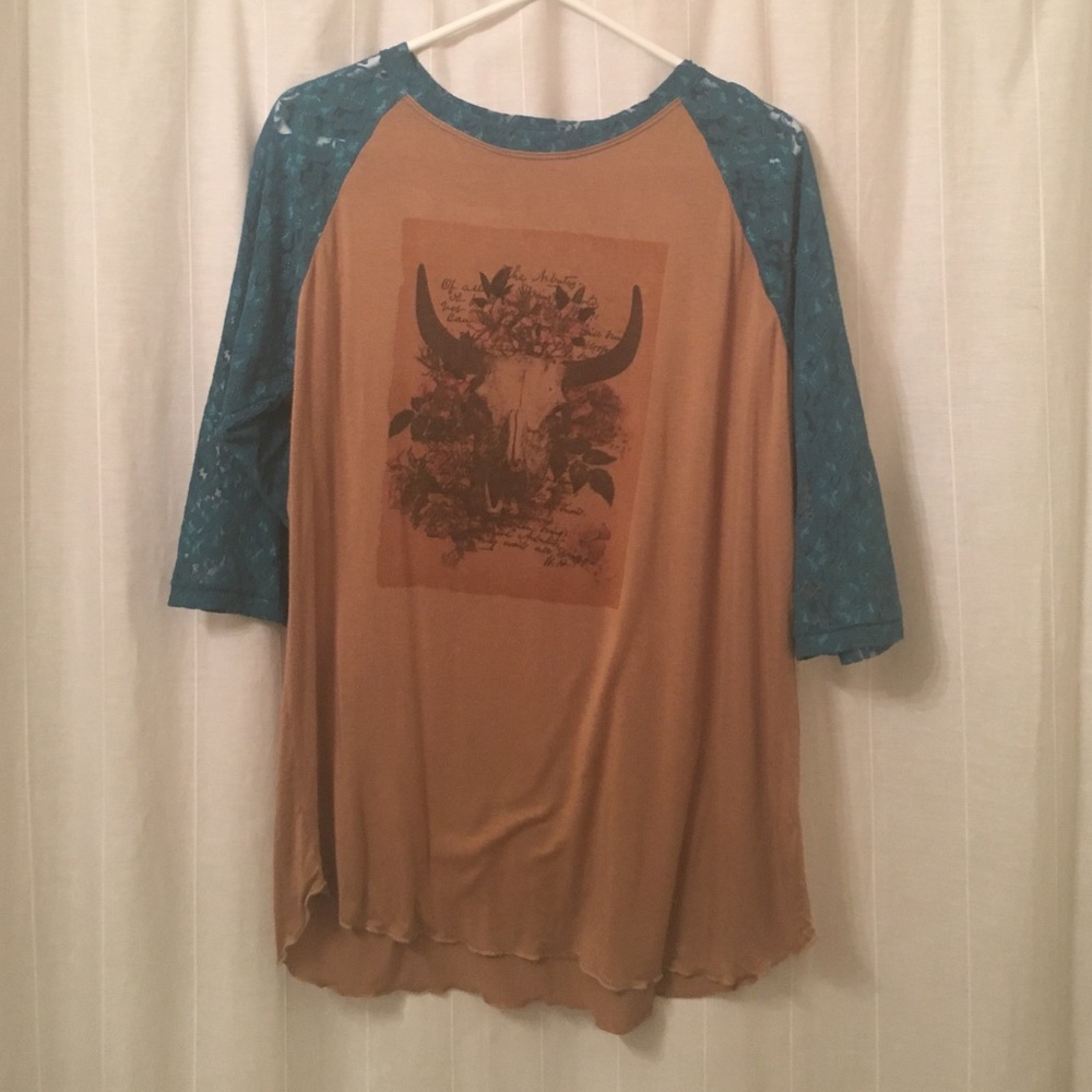 Long sleeve graphic tee